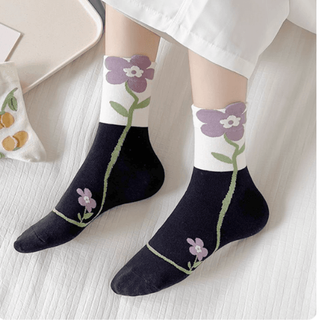 japanese-style-floral-printed-women-s-socks-set-of-05-